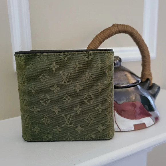 Louis Vuitton Mini Lin Monogram Trifold..Authentic - Picture 2 of 16